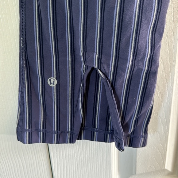 Lululemon Capris Size 6❤️❤️ - Picture 3 of 7